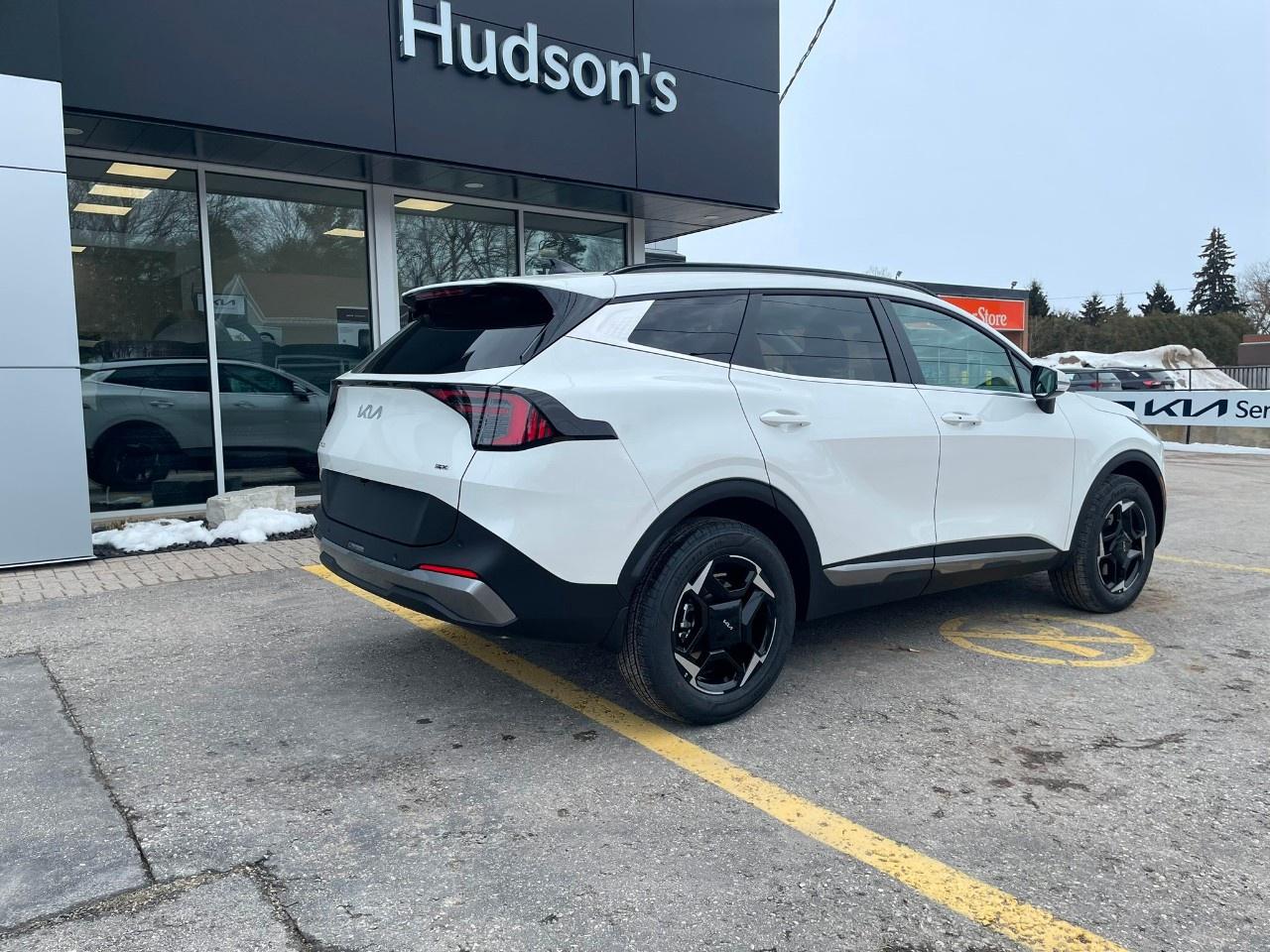 2026 Kia Sportage EX AWD Photo4