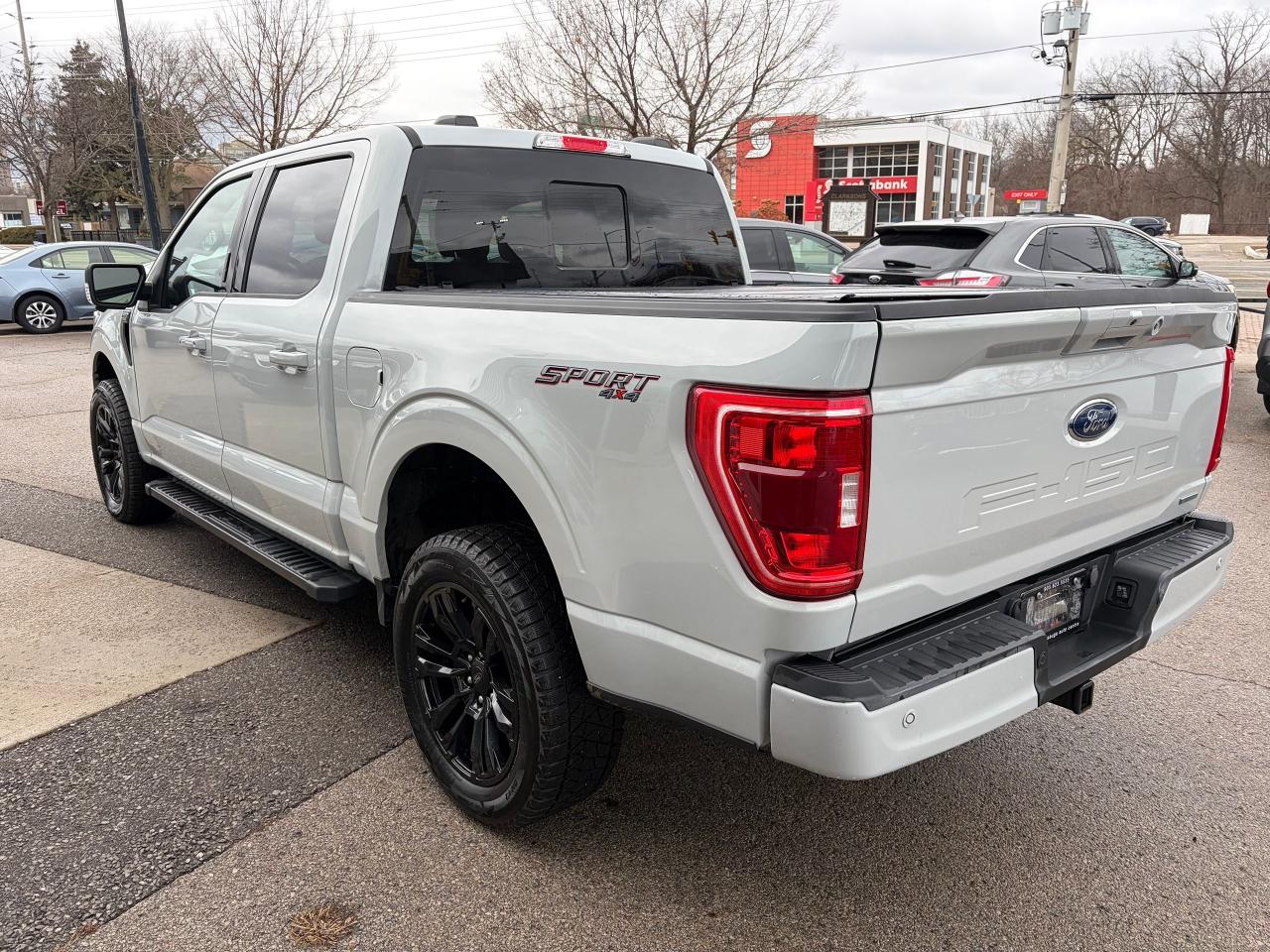 2023 Ford F-150 XLT Photo3