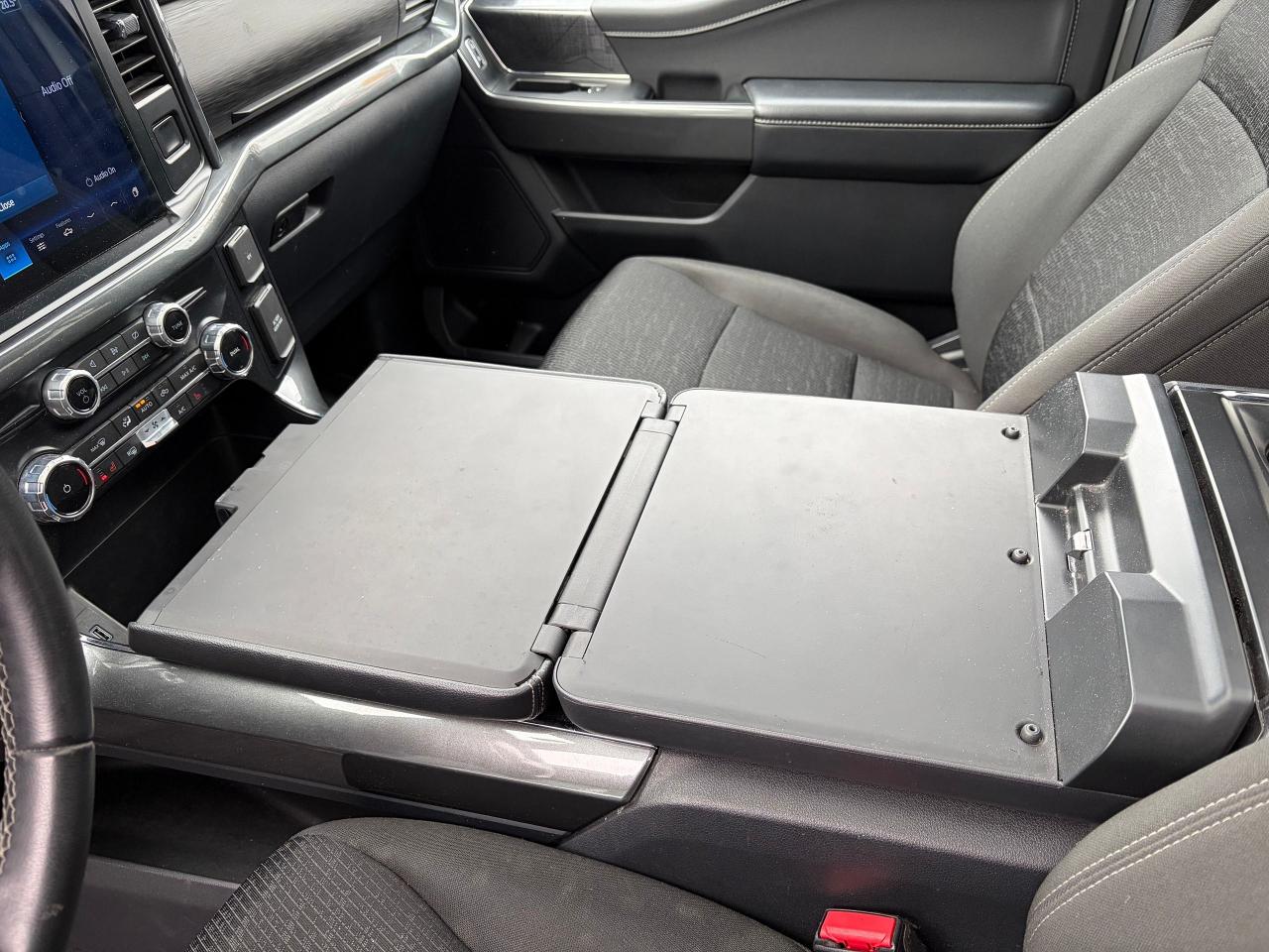 2023 Ford F-150 XLT Photo