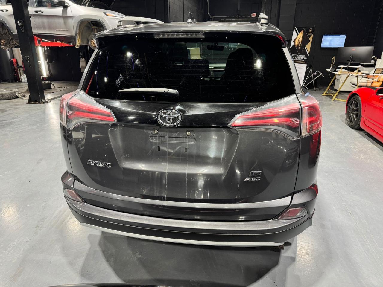 2016 Toyota RAV4 AWD 4dr SE Photo