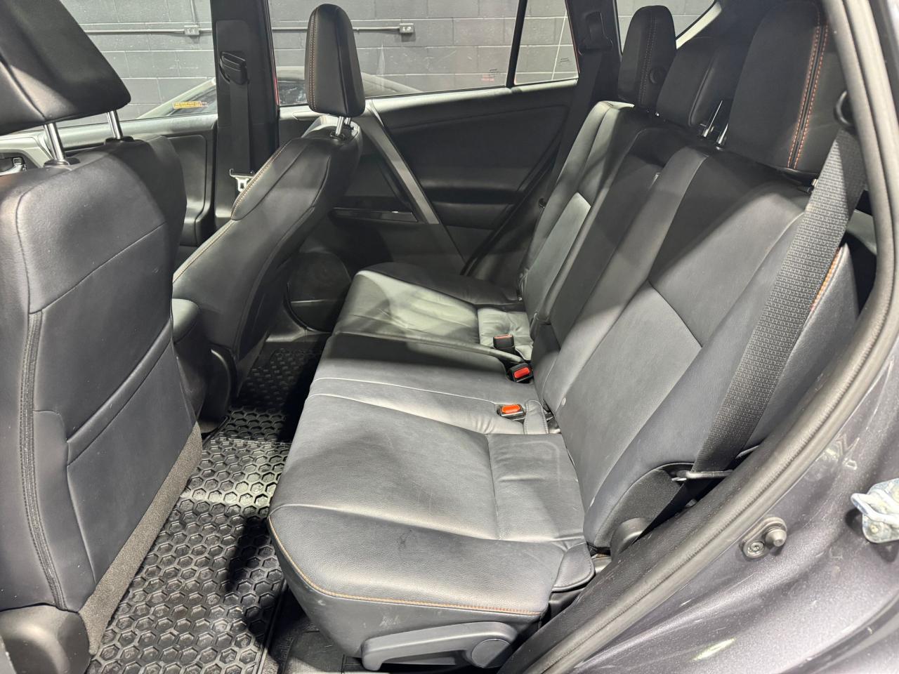 2016 Toyota RAV4 AWD 4dr SE Photo