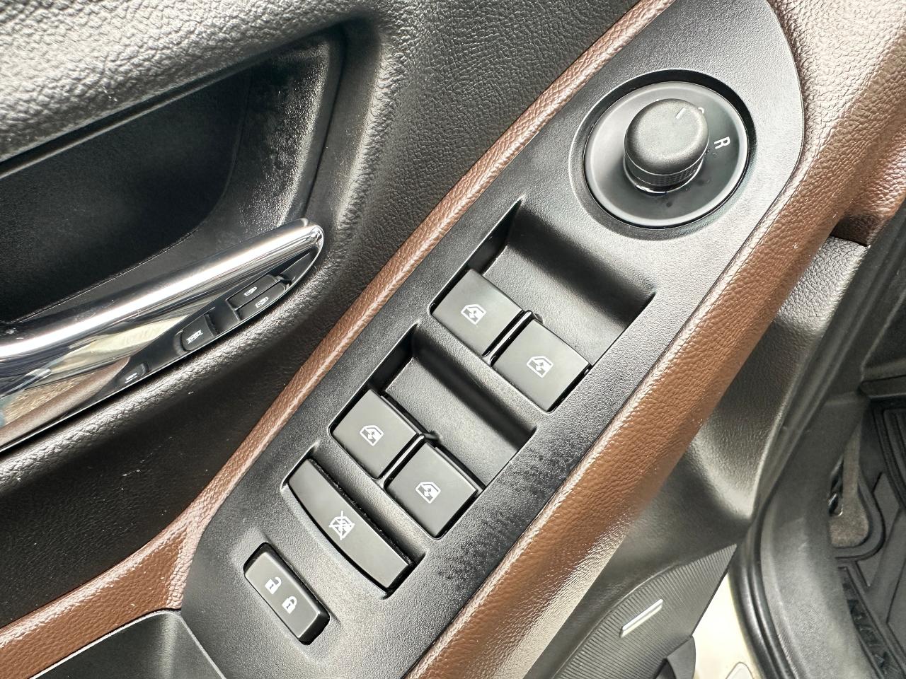 2015 Chevrolet Trax LTZ AWD Heated Leather Sunroof FM/XM BOSE RearCam Photo