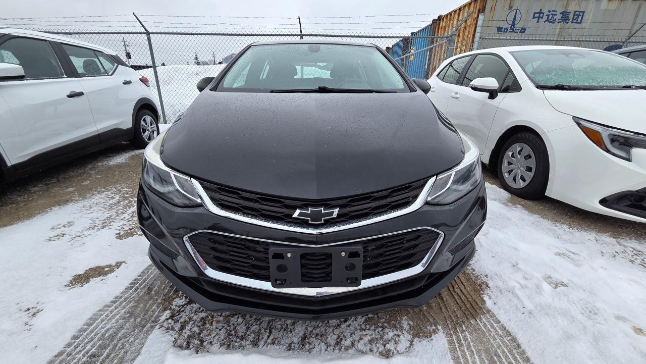 2018 Chevrolet Cruze LT Photo2