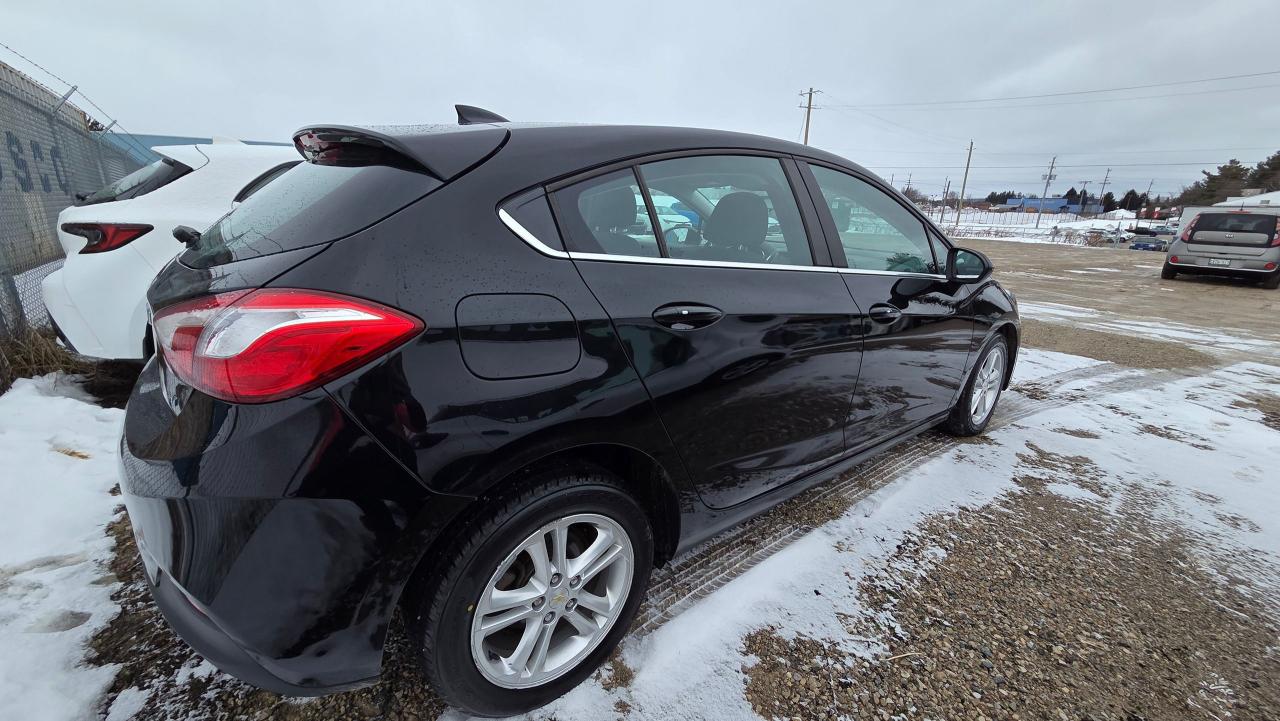 2018 Chevrolet Cruze LT Photo4