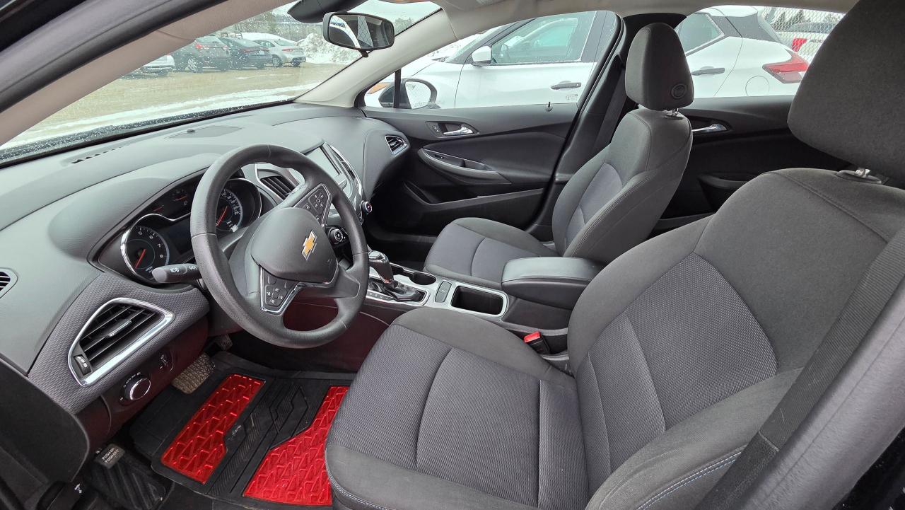 2018 Chevrolet Cruze LT Photo