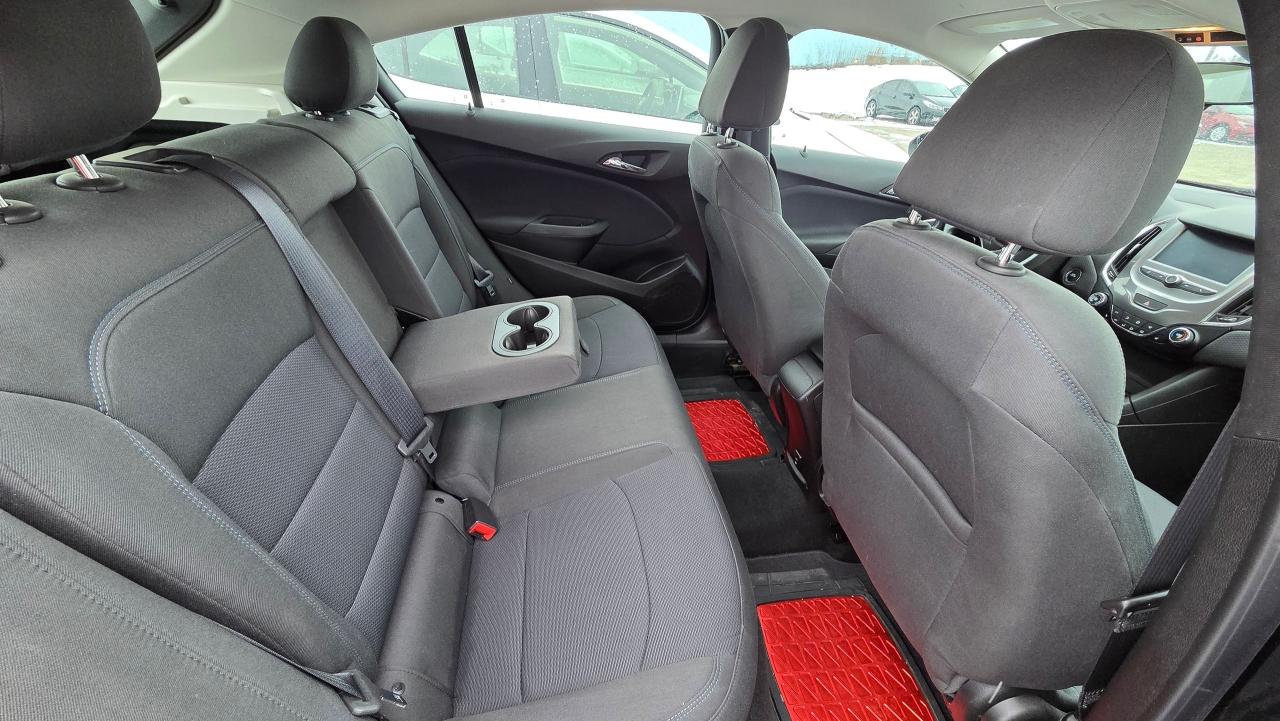 2018 Chevrolet Cruze LT Photo