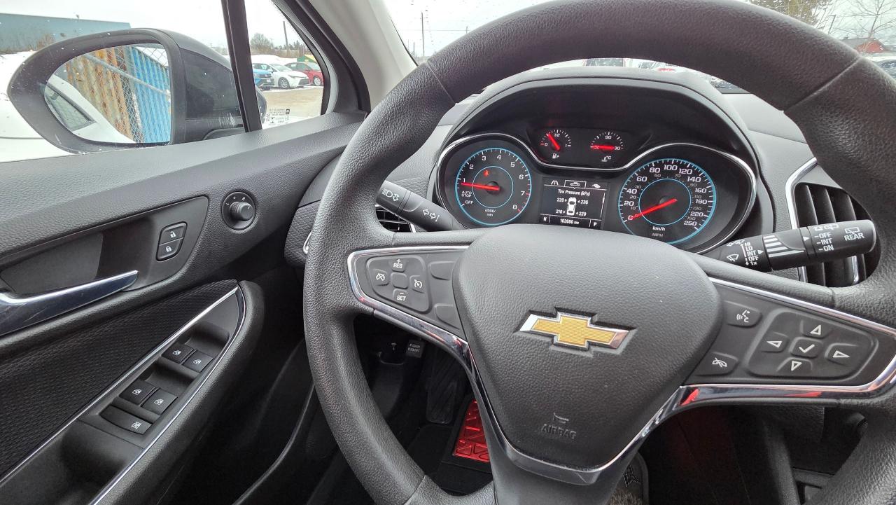 2018 Chevrolet Cruze LT Photo