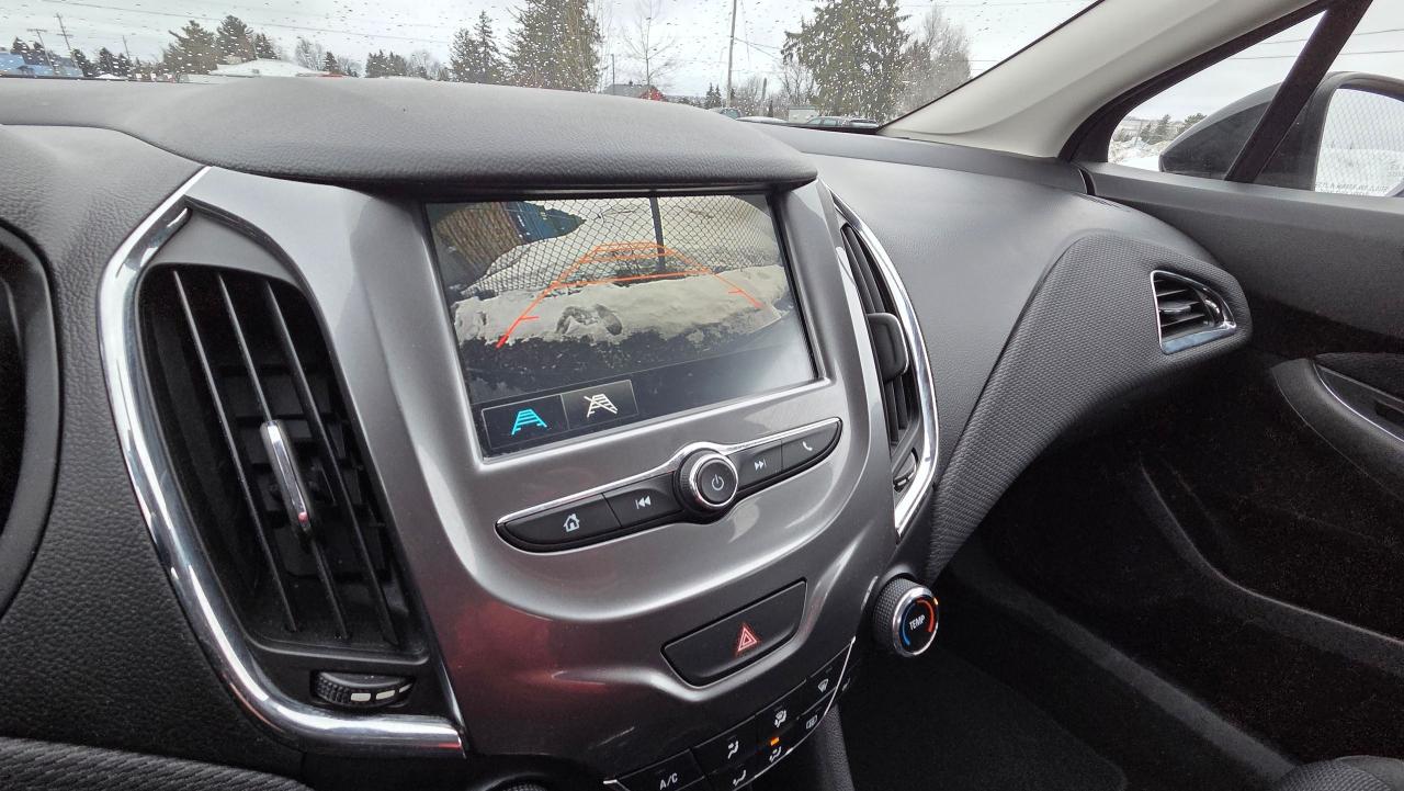 2018 Chevrolet Cruze LT Photo