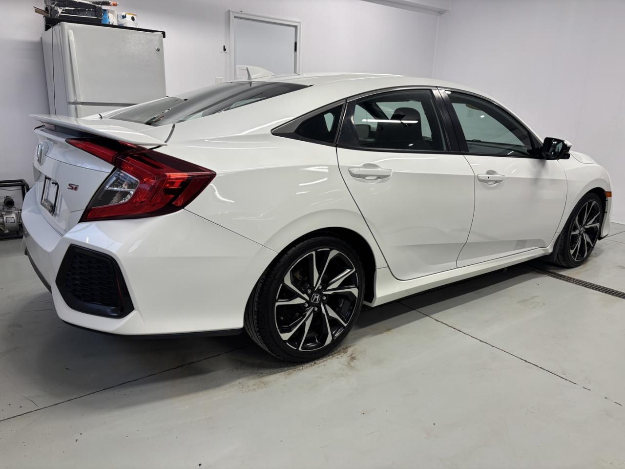 2017 Honda Civic SI Photo3