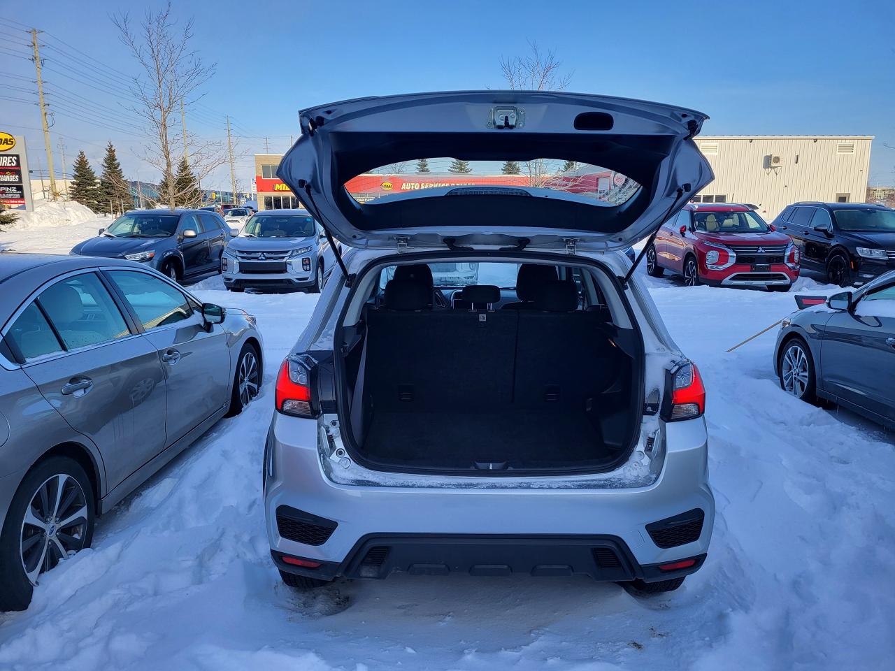 2024 Mitsubishi RVR ES FWD Photo