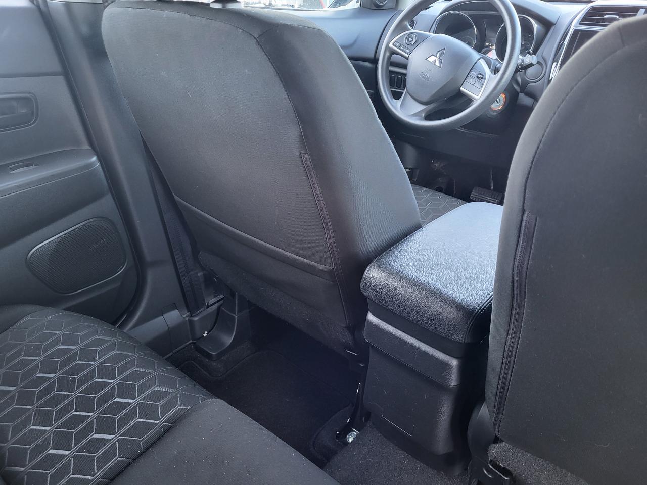 2024 Mitsubishi RVR ES FWD Photo