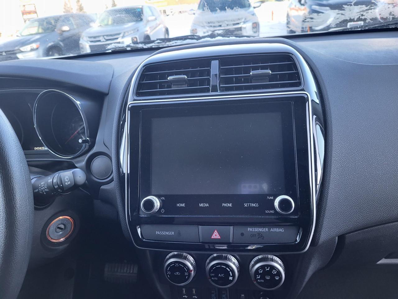 2024 Mitsubishi RVR ES FWD Photo