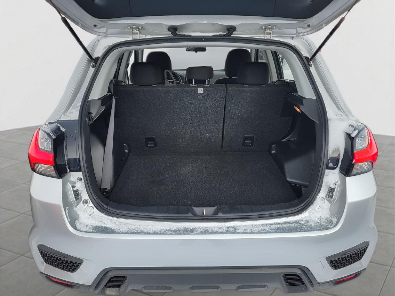 2024 Mitsubishi RVR ES FWD Photo