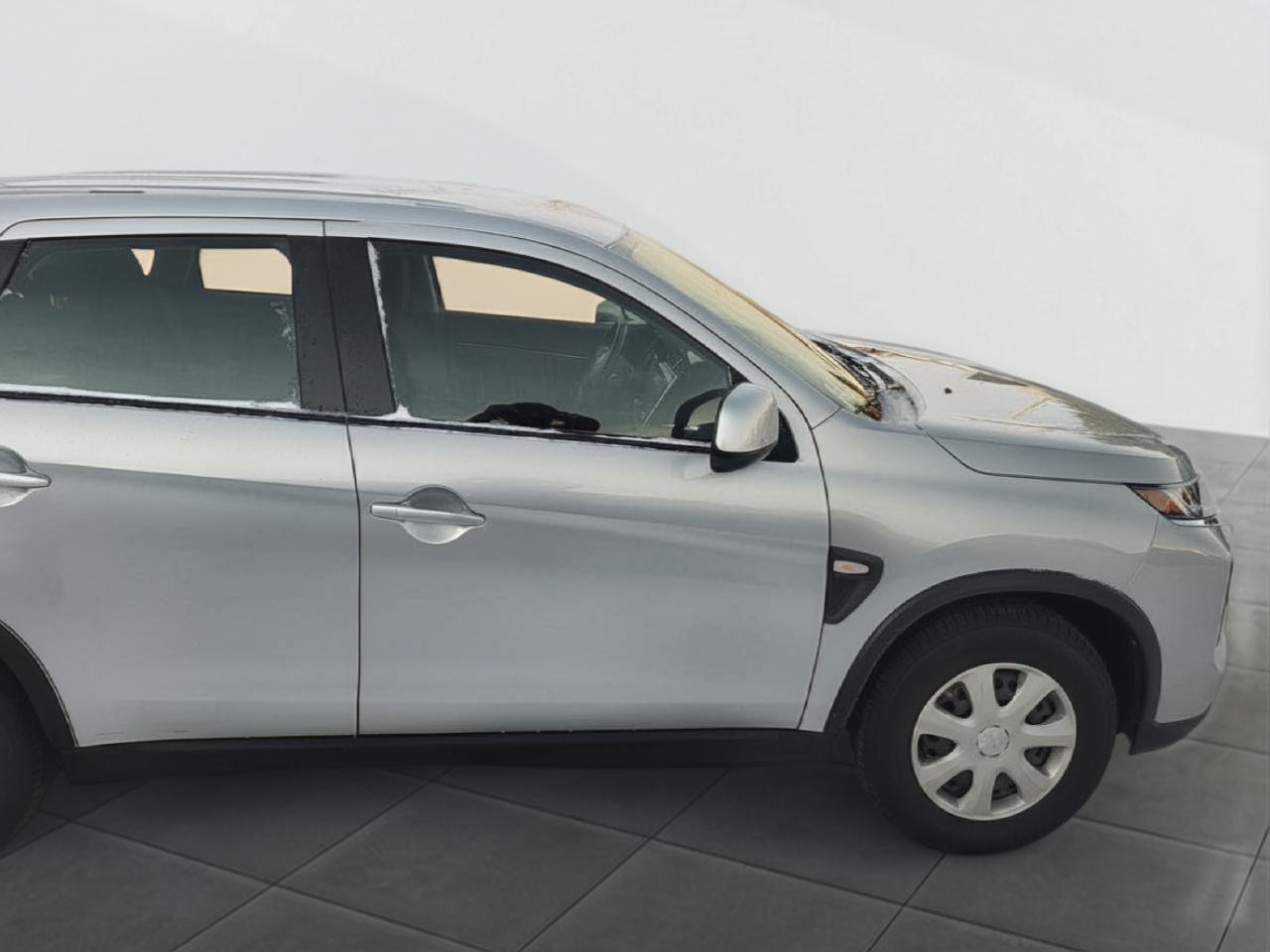2024 Mitsubishi RVR ES FWD Photo