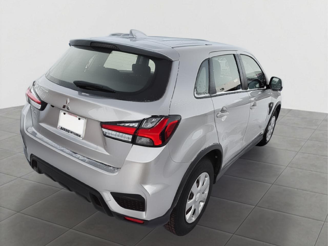 2024 Mitsubishi RVR ES FWD Photo