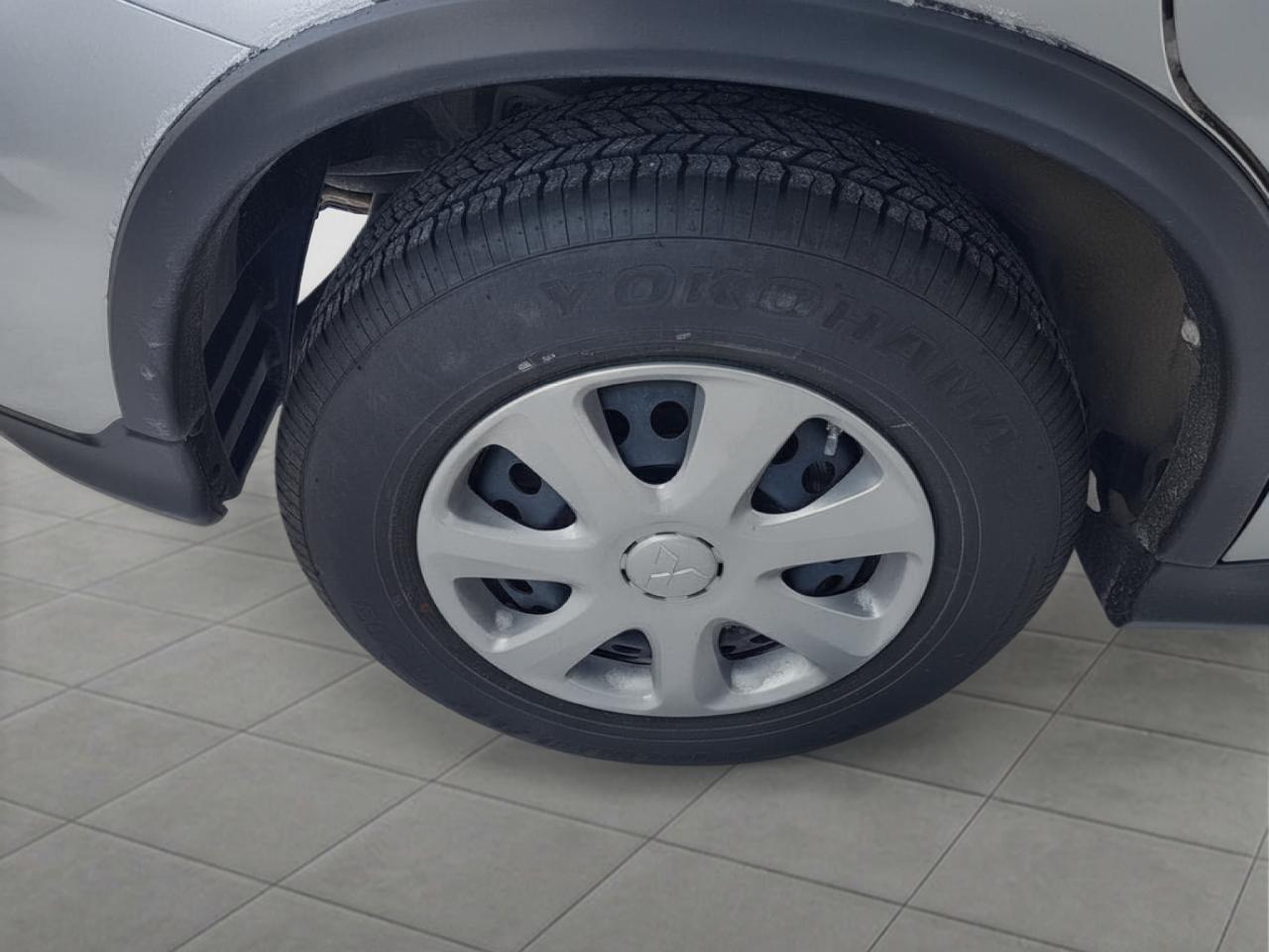 2024 Mitsubishi RVR ES FWD Photo