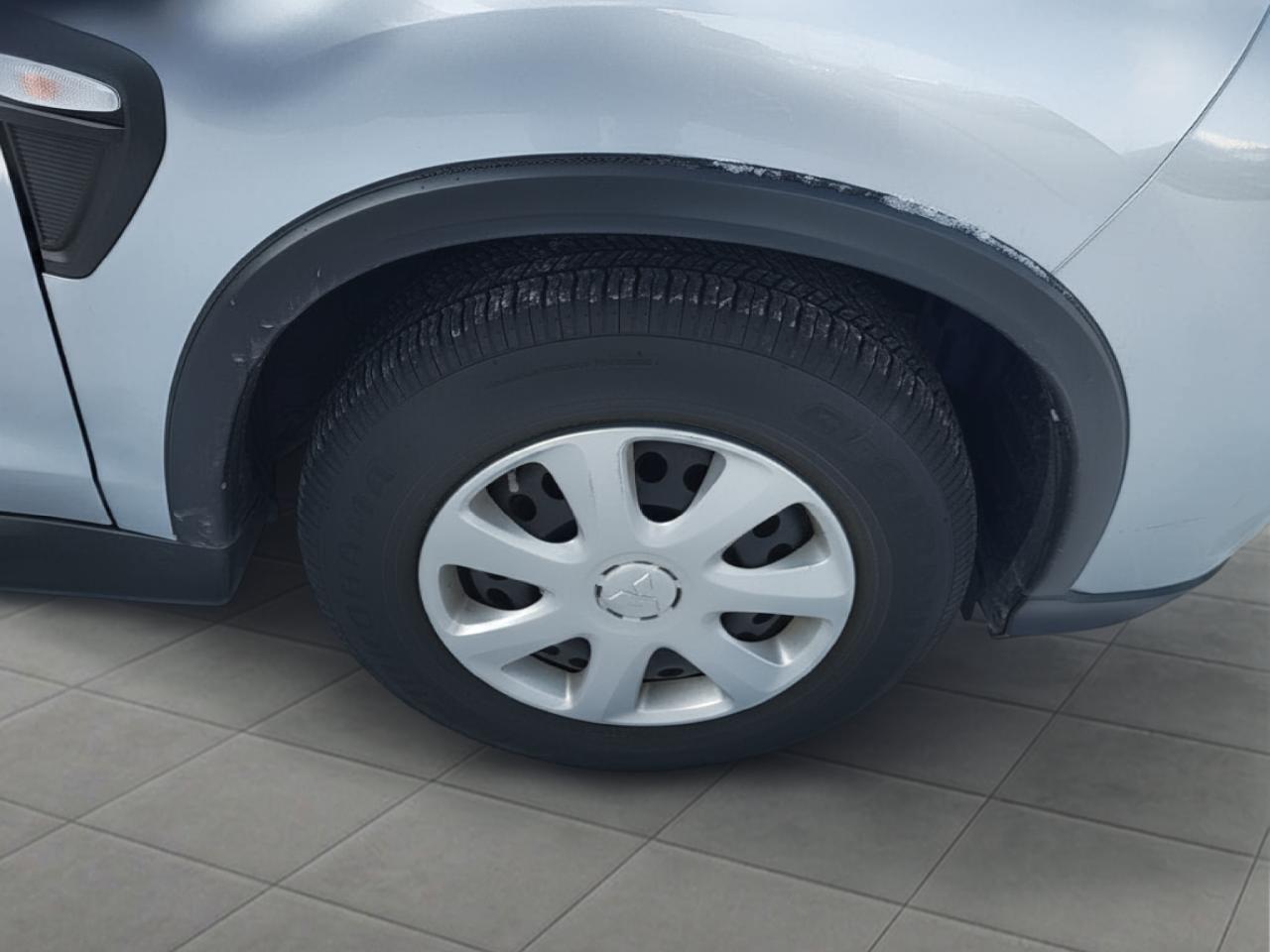 2024 Mitsubishi RVR ES FWD Photo