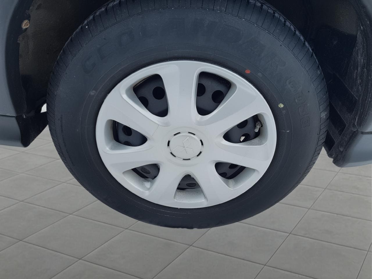 2024 Mitsubishi RVR ES FWD Photo