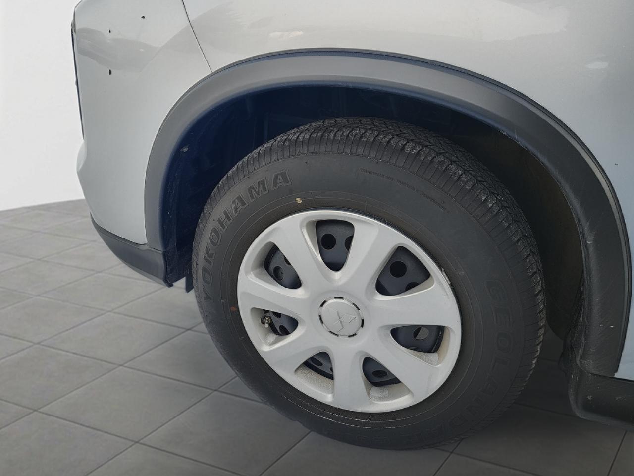 2024 Mitsubishi RVR ES FWD Photo