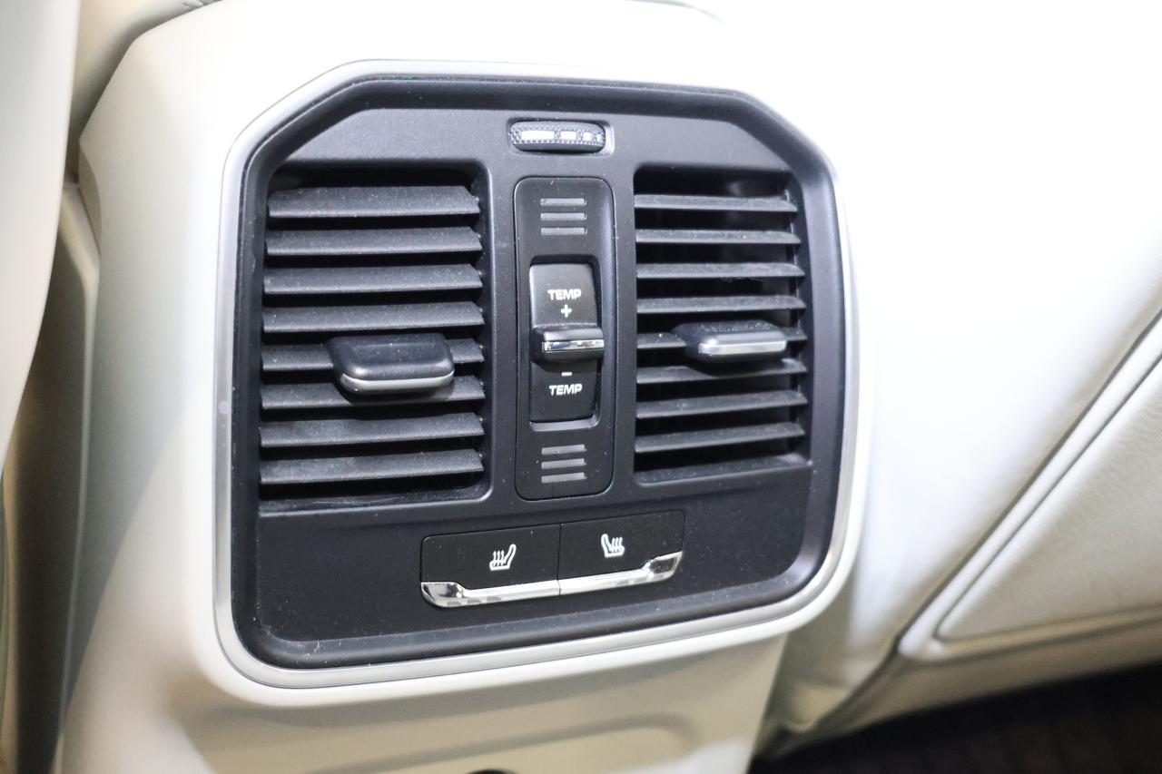 2018 Porsche Macan GTS - BURMESTER|LANEKEEP|BLINDSPOT|SPORT.EXHAUST Photo