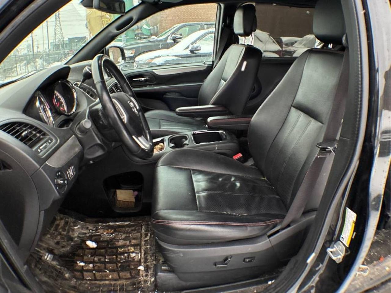 2019 Dodge Grand Caravan GT - LEATHER, POWER DOORS, NAV, HEATED SEATS! Photo13