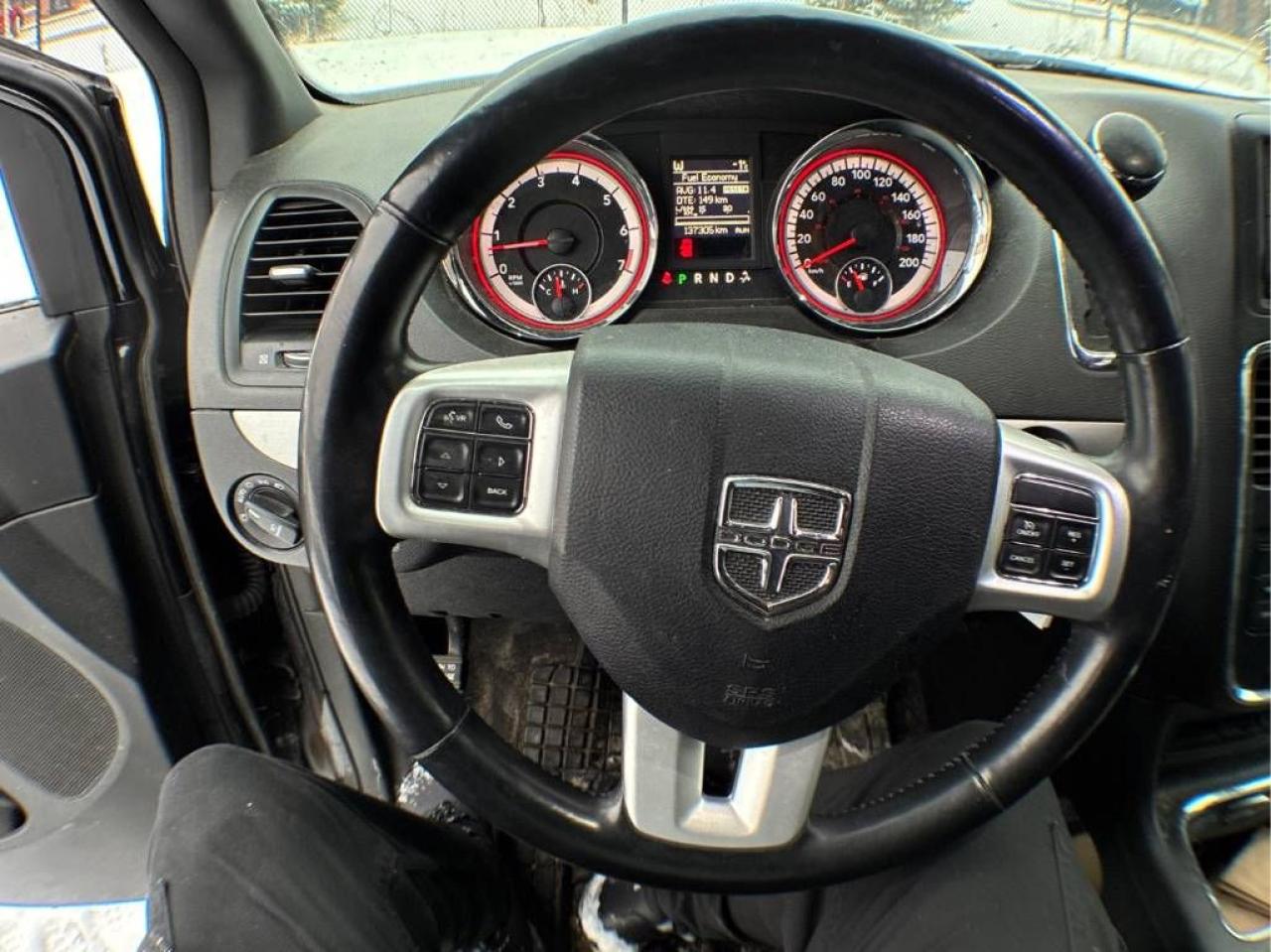 2019 Dodge Grand Caravan GT - LEATHER, POWER DOORS, NAV, HEATED SEATS! Photo16