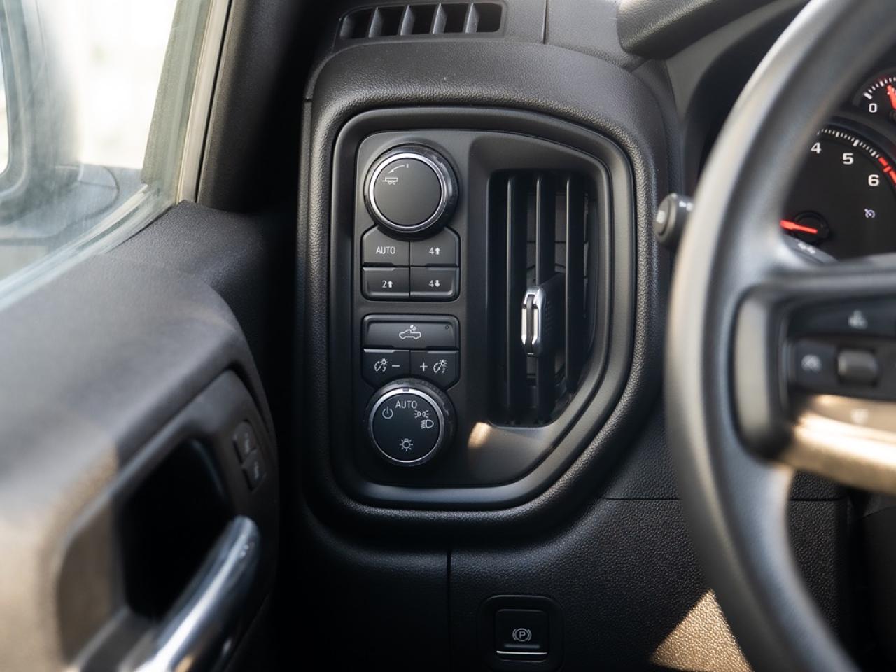 2024 Chevrolet Silverado 1500 Custom Trail Boss LIFTED/RIMS/TIRES Photo11