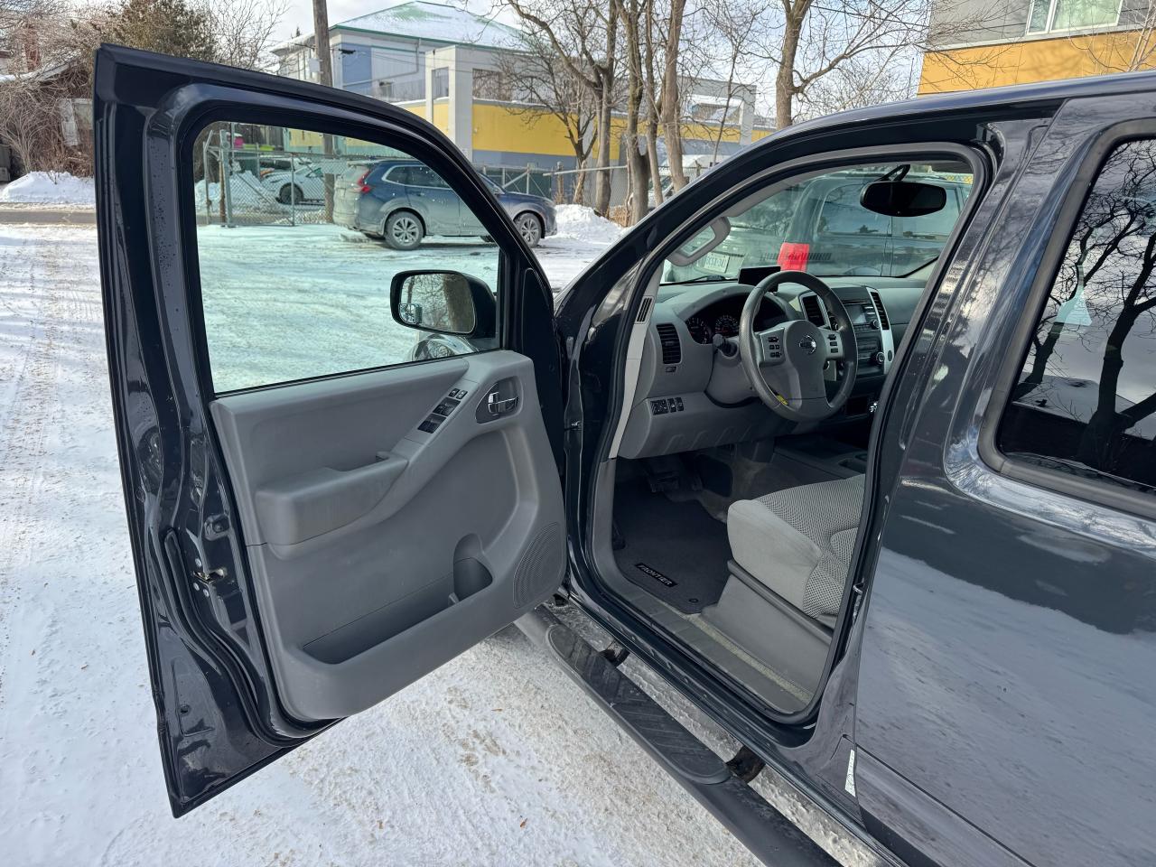 2013 Nissan Frontier SV CREWCAB! - 4X4 Photo