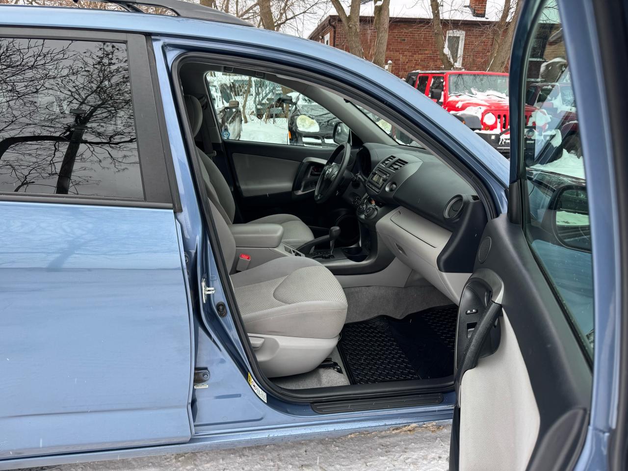 2012 Toyota RAV4 SUNROOF! - 4WD Photo