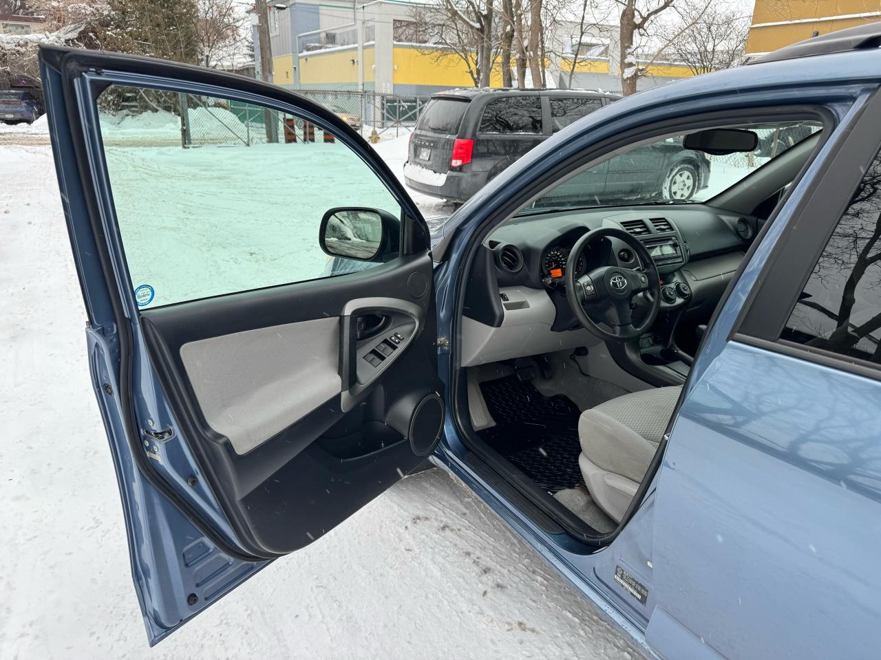 2012 Toyota RAV4 SUNROOF! - 4WD Photo