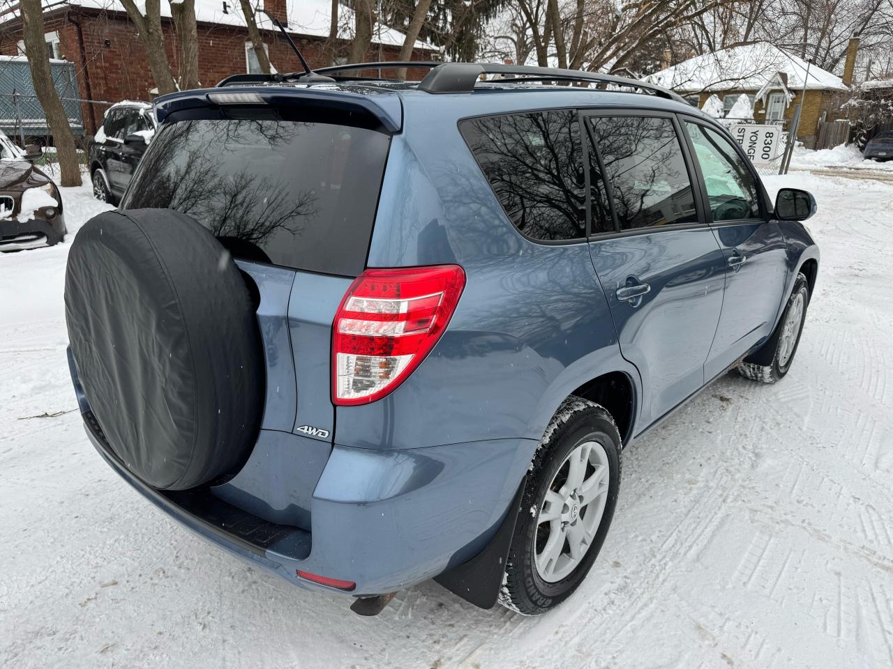 2012 Toyota RAV4 SUNROOF! - 4WD Photo4