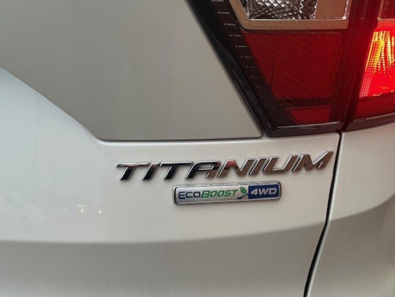 2017 Ford Escape 4WD 4DR TITANIUM Photo