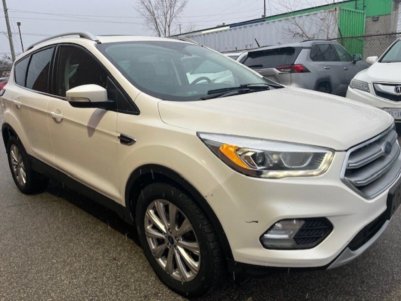 2017 Ford Escape 4WD 4DR TITANIUM Photo