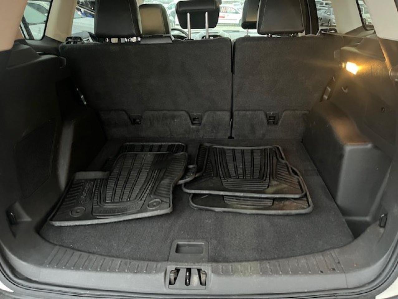 2017 Ford Escape 4WD 4DR TITANIUM Photo