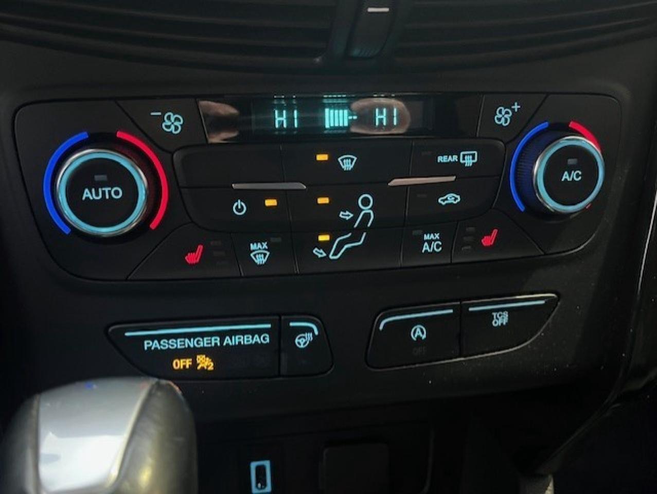 2017 Ford Escape 4WD 4DR TITANIUM Photo