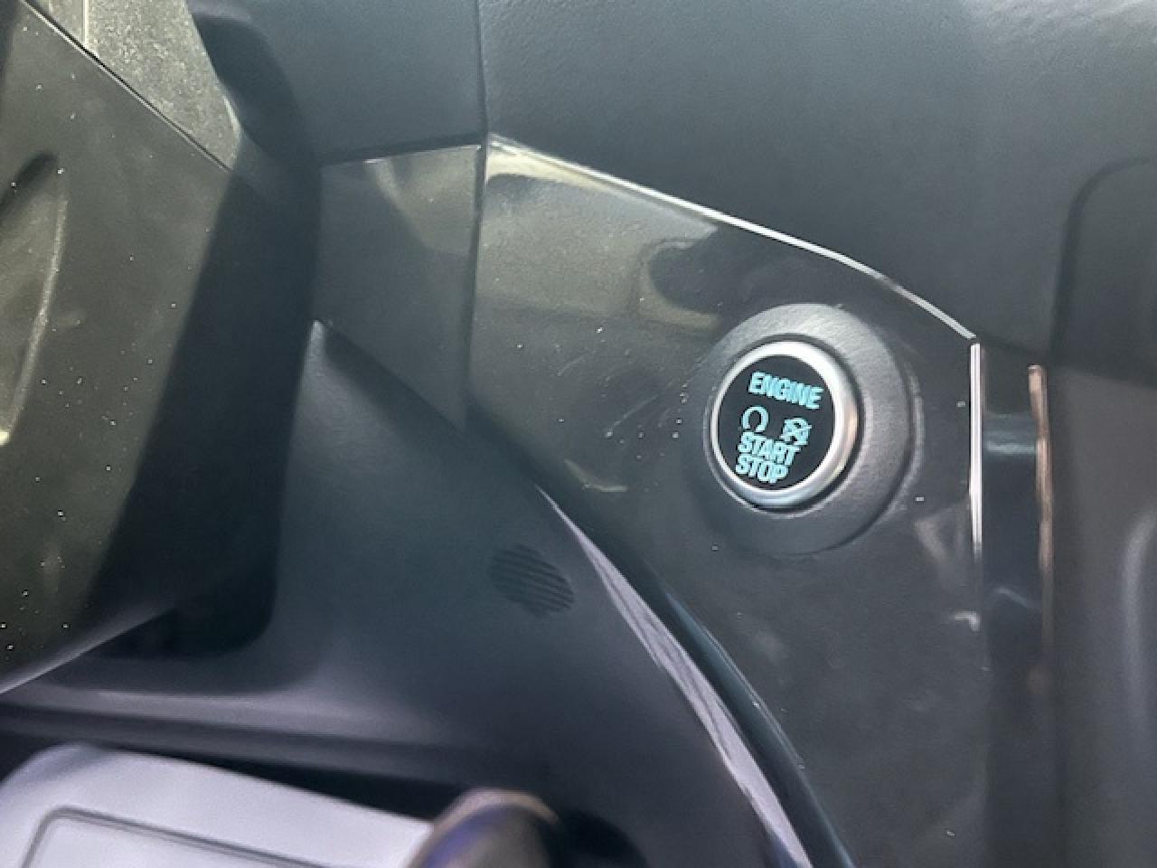 2017 Ford Escape 4WD 4DR TITANIUM Photo