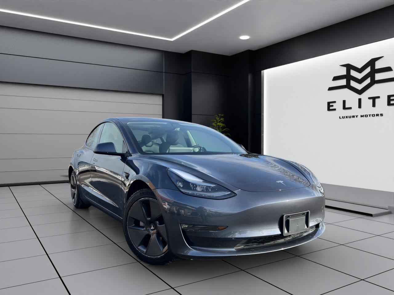 2022 Tesla Model 3 LONG RANGE ALL-WHEEL DRIVE - NAVI - 14,000KMS !!! Photo