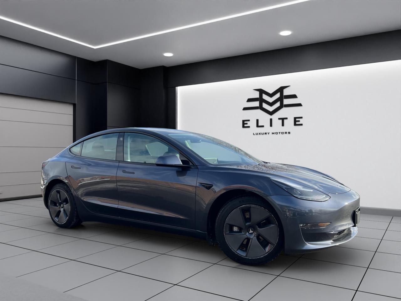 2022 Tesla Model 3 LONG RANGE ALL-WHEEL DRIVE - NAVI - 14,000KMS !!! Photo