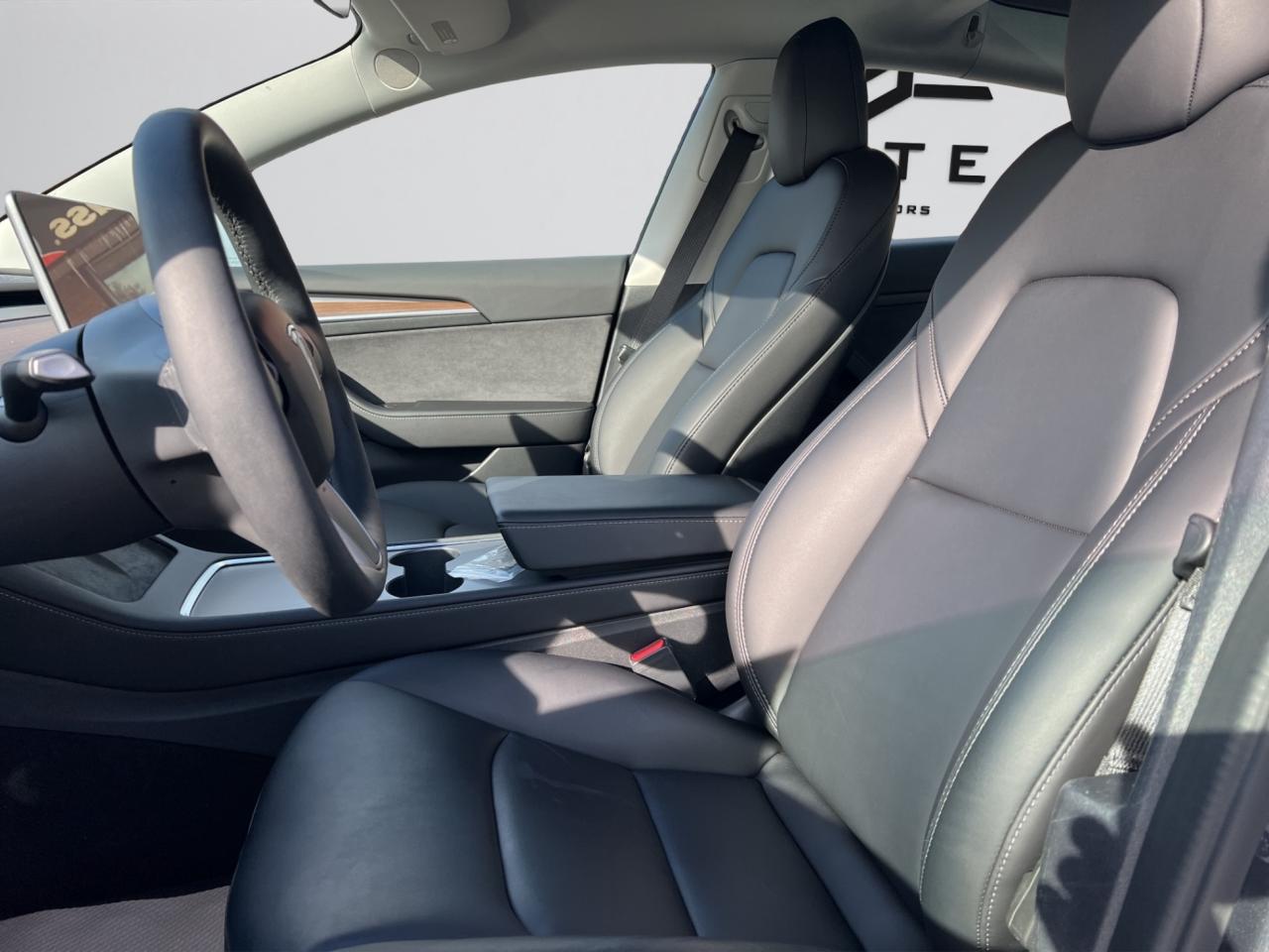 2022 Tesla Model 3 LONG RANGE ALL-WHEEL DRIVE - NAVI - 14,000KMS !!! Photo