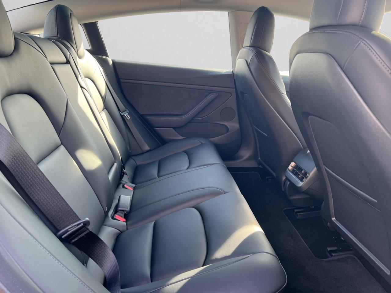 2022 Tesla Model 3 LONG RANGE ALL-WHEEL DRIVE - NAVI - 14,000KMS !!! Photo