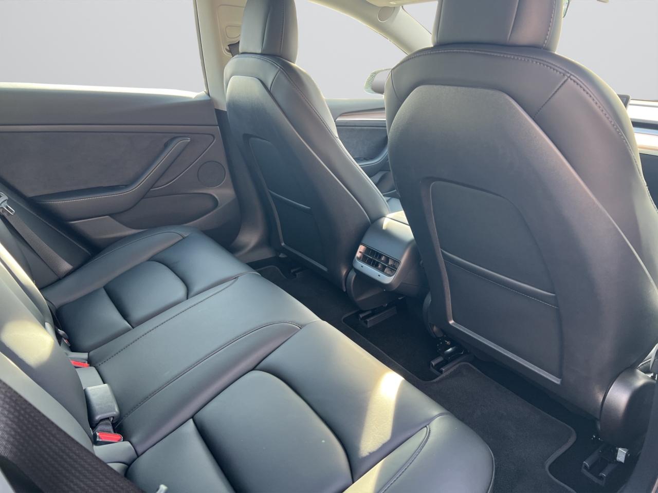 2022 Tesla Model 3 LONG RANGE ALL-WHEEL DRIVE - NAVI - 14,000KMS !!! Photo