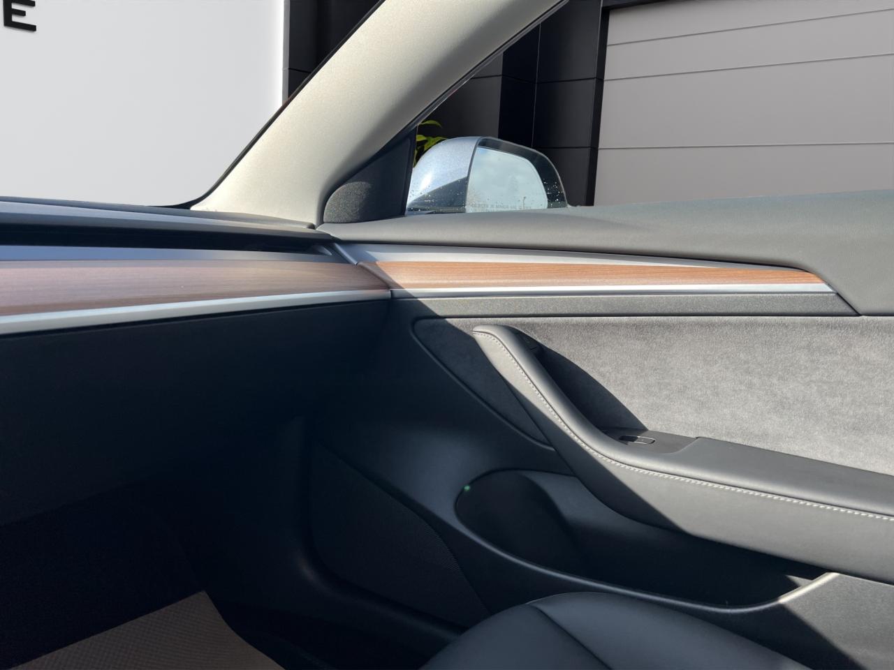 2022 Tesla Model 3 LONG RANGE ALL-WHEEL DRIVE - NAVI - 14,000KMS !!! Photo