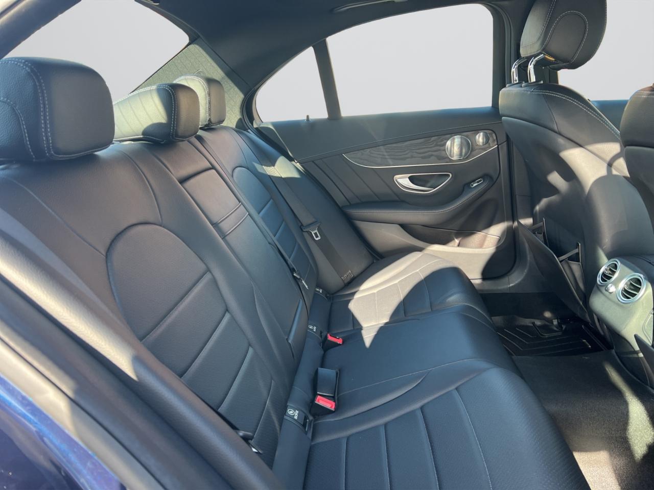 2015 Mercedes-Benz C-Class C400 4MATIC - AMG PKG - SUNROOF - LEATHER !! Photo