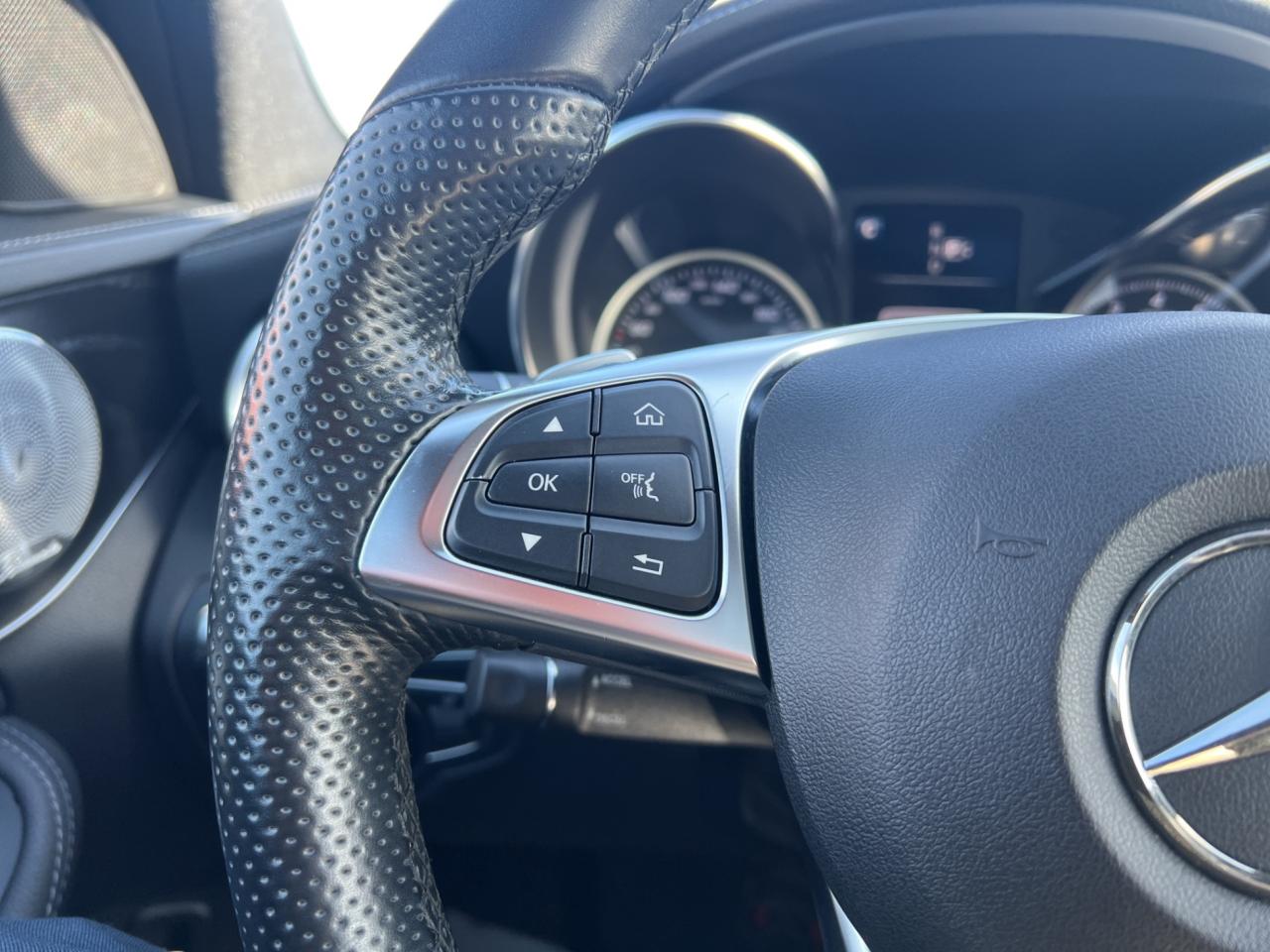 2015 Mercedes-Benz C-Class C400 4MATIC - AMG PKG - SUNROOF - LEATHER !! Photo