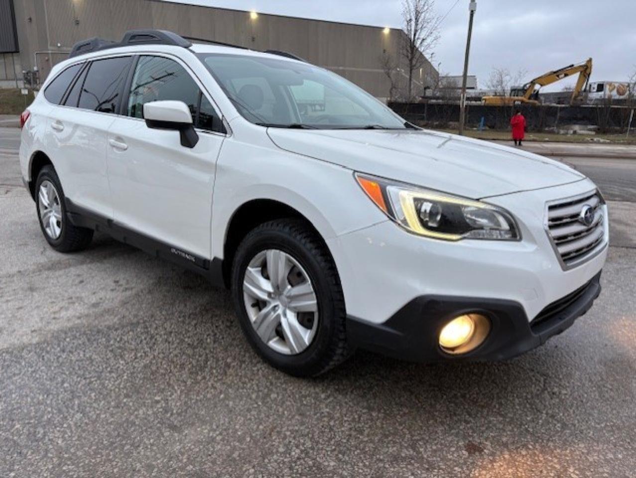 2015 Subaru Outback 2.5i **BACK UP CAMERA-BLUETOOTH-2 SETS OF TIRES** Photo