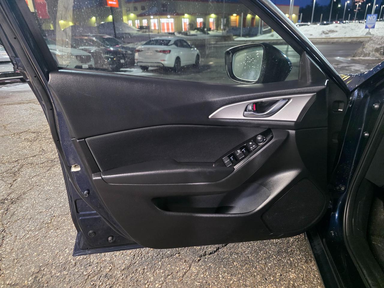 2017 Mazda MAZDA3 GS Heated Steering | Heated Seats | Back up Camera | Bluetooth Photo