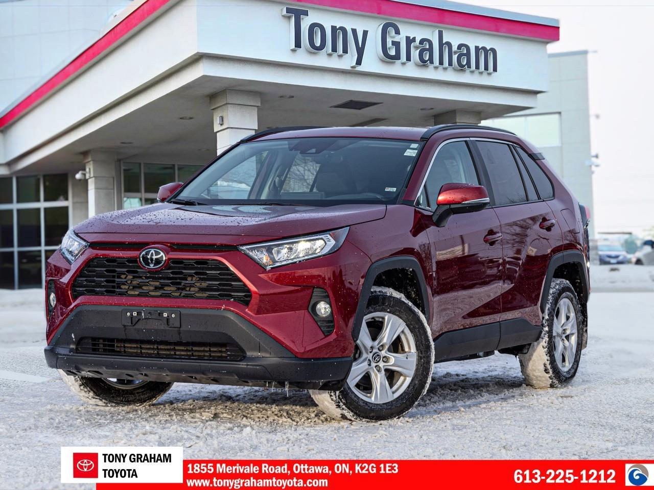 2021 Toyota RAV4 XLE Photo0