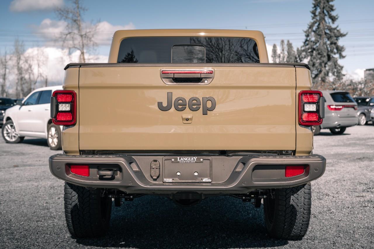 13472215
