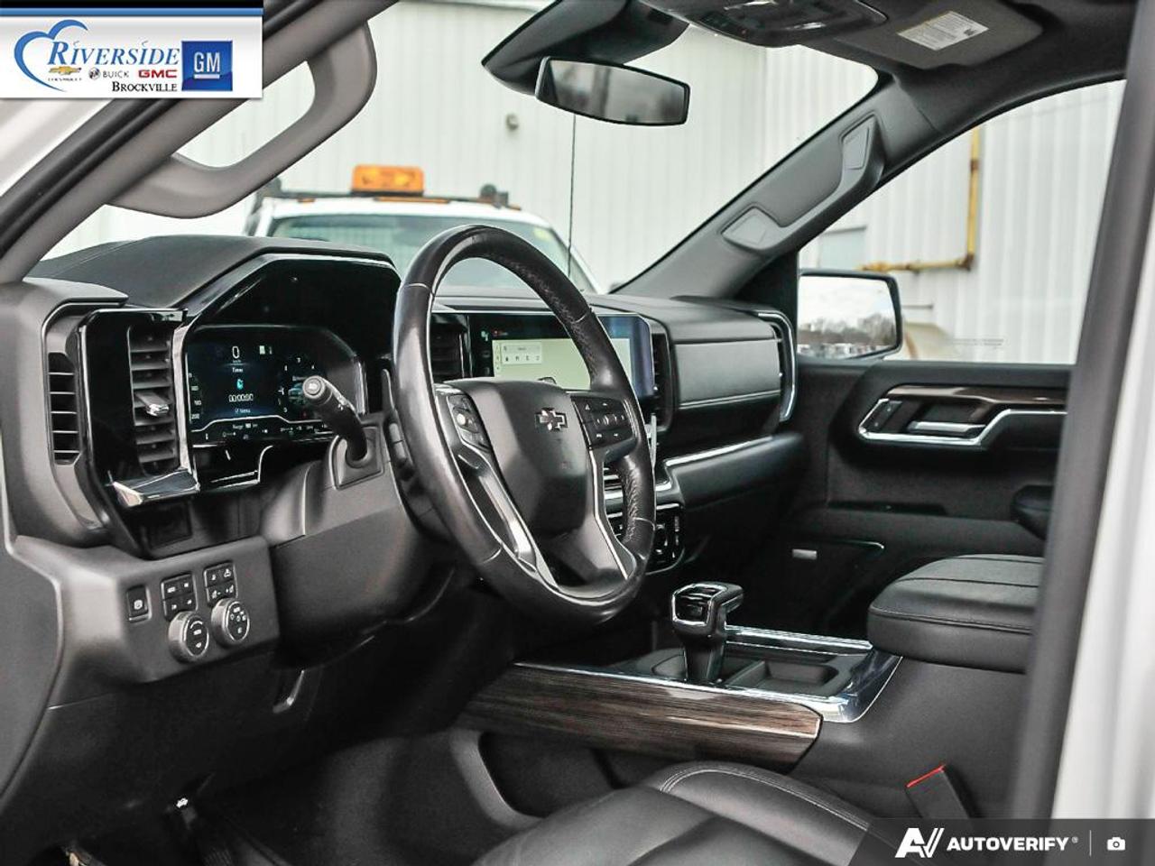 2023 Chevrolet Silverado 1500 RST Photo