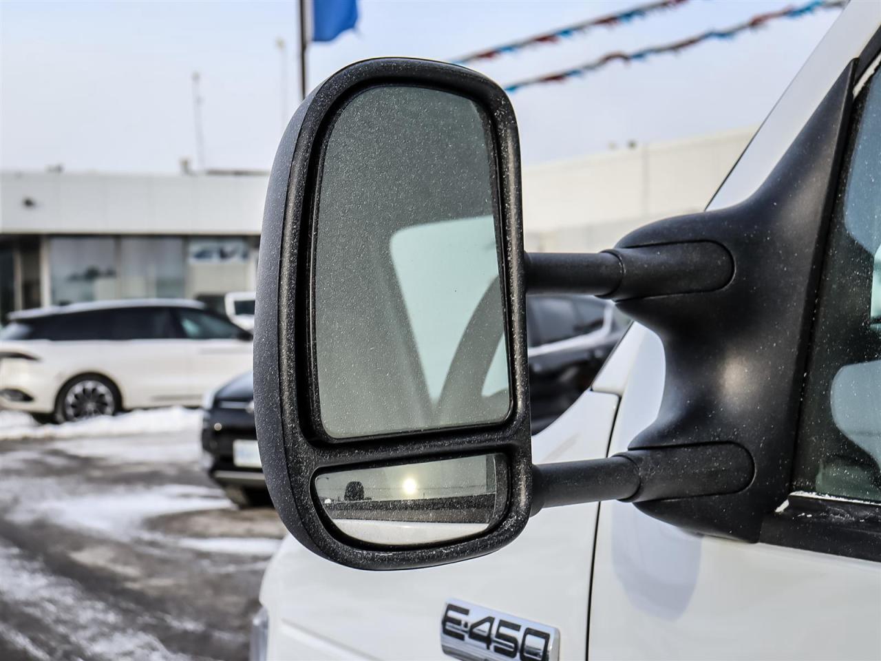 2024 Ford E450 Cutaway Photo4